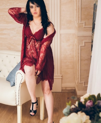 Со мной ты окунешься в мир безграничного удовольствия. Я красива и опытна, всегда открыта для новых приключений. Мои услуги включают классический секс, оральные ласки, глубокий минет, эротический массаж. Заботливая и внимательная ко всем твоим желаниям, я стану твоей идеальной любовницей. Отзывы обо мне говорят сами за себя - мои клиенты остаются полностью удовлетворенными и возвращаются ко мне снова и снова. Захватывающая, соблазнительная и ненасытная, я готова устроить тебе настоящий праздник страсти. В моем арсенале есть немало секретных приемов, о которых мечтают многие мужчины. Ты не пожалеешь о выборе. Жду тебя, чтобы превратить твои фантазии в реальность. 🌸😘🔥 2277, 33 года